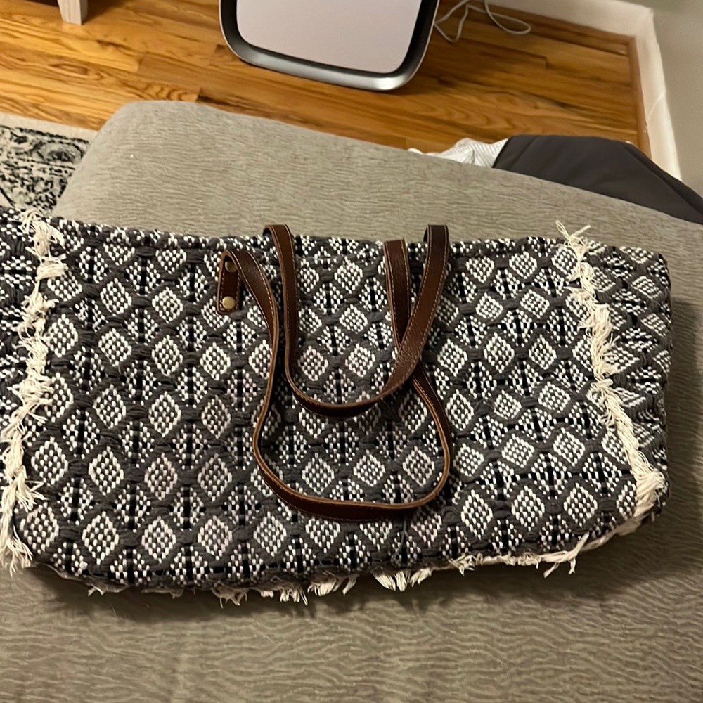 MYRA Weekender Bag. EUC